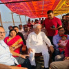 <p>মধুমতির বুকে বৈঠার ঝংকার, নৌকা বাইচ ও গ্রামীণ মেলায় মানুষের ঢল&nbsp;</p>
