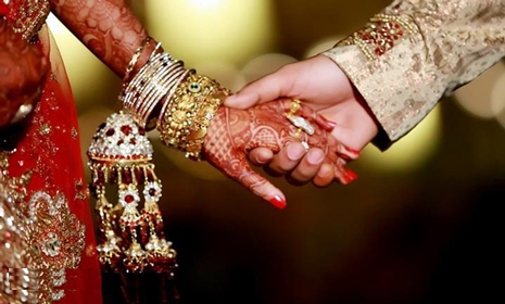 মেয়েরা একমাত্র পুত্রকে বিয়ে করতে নারাজ!