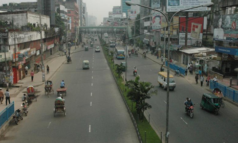ফাঁকা হতে শুরু করেছে 'যান্ত্রিক শহর' ঢাকা
