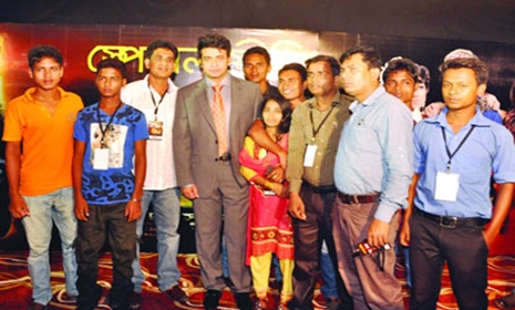 ভক্তদের সঙ্গে প্রেক্ষাগৃহে শাকিব