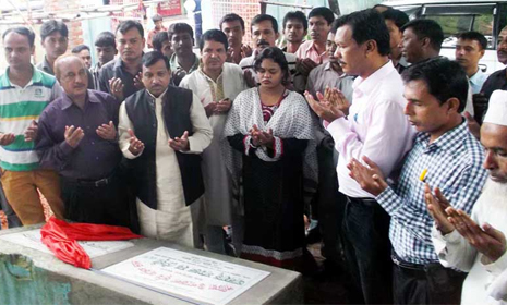ভূমি অফিসের কর্মচারীদের পকেটে ৫’শ টাকার অধিক পাওয়া গেলে ব্যবস্থা