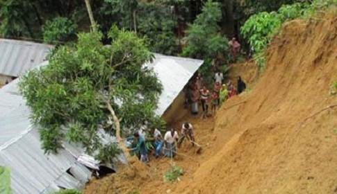 বান্দরবানে পাহাড় ধসে নিখোঁজ কিশোরীর মরদেহ উদ্ধার