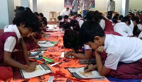 চাটমোহরে শিশু শিক্ষার্থীদের বর্ণ অংকন প্রতিযোগিতা