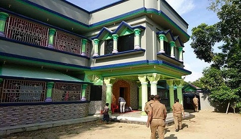 কক্সবাজারে দেশীয় অস্ত্রসহ ২৯ লাখ টাকা জব্দ, ৭ মামলা