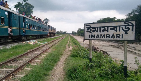 ৫ ঘণ্টা পর ঢাকা-চট্টগ্রাম-সিলেট রুটে ট্রেন চলাচল শুরু