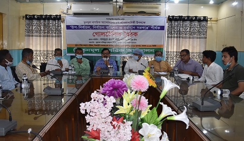 রাজনীতি স্পষ্ট করে লড়াইয়ের নামতে হবে গণতন্ত্রের জন্য : মান্না