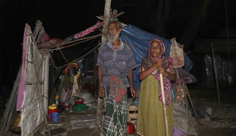 ঠাকুরগাঁওয়ে দূর্বিসহ জীবন-যাপন করছে রেলের উচ্ছেদ করা ১৫০ পরিবার!