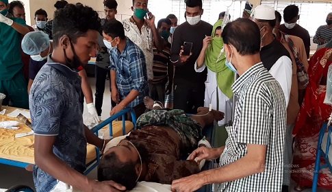 মাদারীপুরে নির্মাণাধীন ছয়তলা ভবন থেকে পড়ে ৩ শ্রমিক আহত