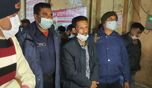 ঠাকুরগাঁও হাসপাতালের চিকিৎসা সামগ্রী চুরি করে বিক্রি করতে গিয়ে ধরা খেল কর্মচারী