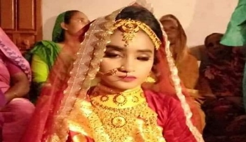 সিলিং ফ্যানে শাড়ি পেঁচিয়ে গৃহবধূর আত্মহত্যা