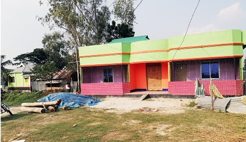 কালিহাতীতে তুচ্ছ ঘটনায় একটি পরিবার অবরুদ্ধ!