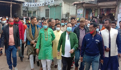 সাভার পৌর নির্বাচনে কাউন্সিলর প্রার্থী নিউটনকে বিজয়ী করতে প্রচারণায় দলীয় নেতা-কর্মীরা