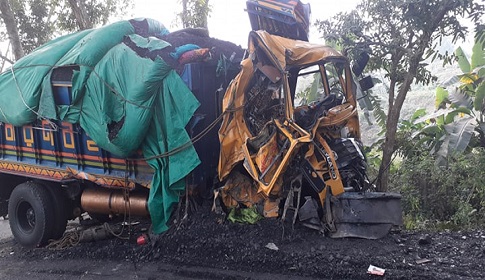 মাগুরার শালিখায় সড়ক দুর্ঘটনায় নিহত ১