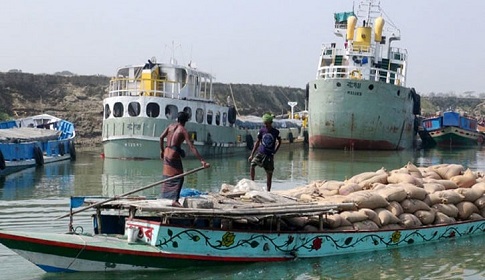 ফরিদপুর সিএন্ডবি ঘাট বন্দরে নাব্যতা সংকট চরমে