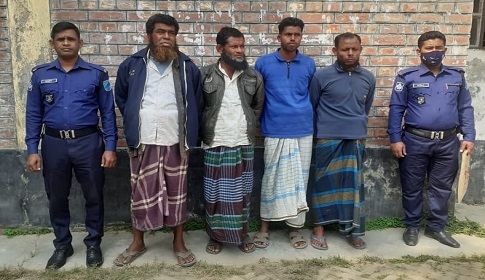 সালথায় ৪ জুয়াড়ী আটক