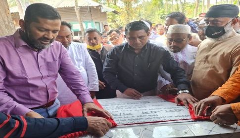 গলাচিপায় বিদ্যালয়ের ভবন মাদ্রাসা ও ব্রিজের ভিত্তি প্রস্তর উদ্বোধন