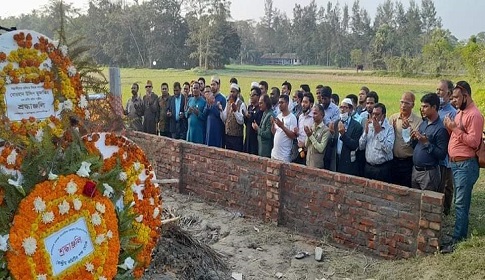 নোয়াখালীতে মুজাক্কিরের কবর জিয়ারতে বিএমএসএফ নেতৃবৃন্দ