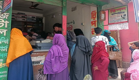 ত্রিশালে করোনায় শিক্ষার্থীদের অনুদানের গুজব, চলছে বাণিজ্য