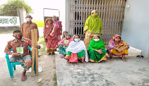 আদমদীঘিতে অসহায়দের পাশে মোল্লা সোশ্যাল ওয়েলফেয়ার 