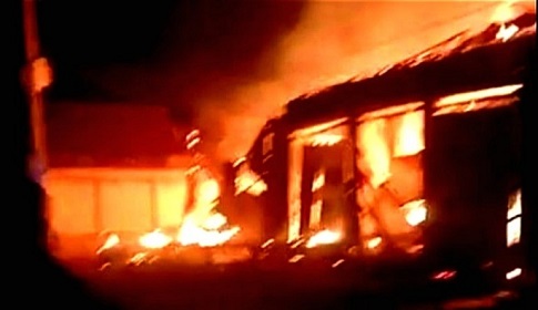 আশুলিয়ার শিমুলিয়া বাজারে আগুন, প্রায় ১০ লাখ টাকার ক্ষতি