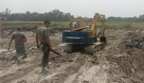 ফেনীতে কৃষি জমির মাটি কাটায় দেড় লাখ টাকা জরিমানা