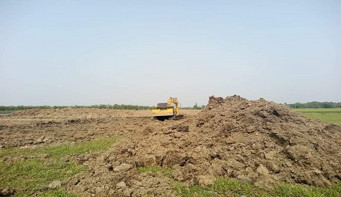 বড়াইগ্রামে কৃষি জমিতে পুকুর খনন, ৫০ হাজার টাকা জরিমানা