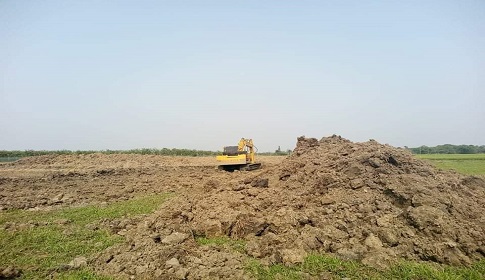 বড়াইগ্রামে কৃষি জমিতে পুকুর খনন, ৫০ হাজার টাকা জরিমানা