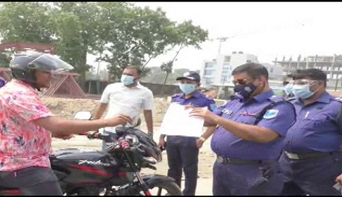 ধামরাইয়ে লকডাউন বাস্তবায়নে ব্যস্ত থানা ও উপজেলা প্রশাসন
