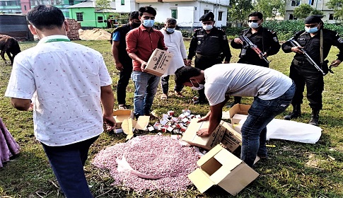 টাঙ্গাইলে রেজিস্ট্রেশনবিহীন ঔষধ উৎপাদনের দায়ে বিটাসকে ১ লাখ টাকা জরিমানা