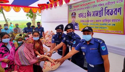 দৌলতদিয়ার ১৩০০ যৌনকর্মীকে খাদ্য সহায়তা দিলো উত্তরণ ফাউন্ডেশন