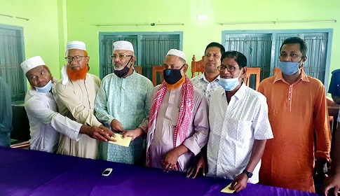 ইমাম-মুয়াজ্জিন-খতিবদের ঈদ উপহার দিলেন ইউপি চেয়ারম্যান রানা সরদার