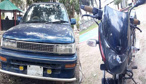 গান্দুলিয়া সীমান্তে ১৬ প্যাকেট গলদা চিংড়ির রেনুসহ গ্রেফতার ৩
