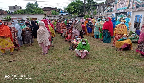 নওগাঁয় প্রবাসী চিকিৎসকের উদ্যোগে ২ শতাধিক পরিবারকে নগদ অর্থ প্রদান