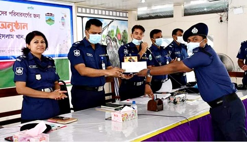 বিশেষ পুরস্কার পেলেন ঈশ্বরদীর রূপপুর ফাঁড়ির ইনচার্জ এসআই আতিকুল