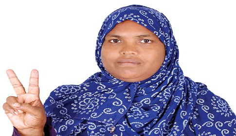 ওয়ালটন গ্যাস স্টোভ কিনে এসি ফ্রি পেলেন জুটমিল কর্মী