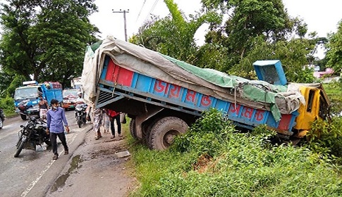 লক্ষ্মীপুরের রামগঞ্জে ট্রাকের চাপায় পিষ্ট হয়ে নারীর মৃত্যু