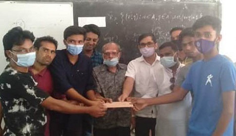 পলাশবাড়ী তরুণ যুব সংঘের আয়োজনে কুইজ প্রতিযোগিতা