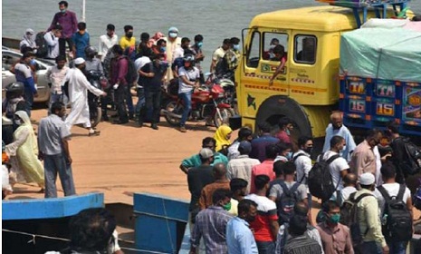 পাটুরিয়ায় ঘরমুখো মানুষের চাপ বাড়ছে