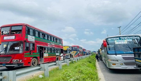 বরিশাল ও খুলনা যাচ্ছে জবি শিক্ষার্থীগামী বাস