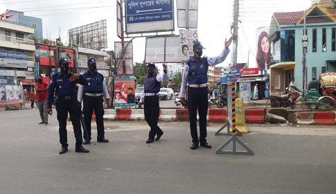 ফরিদপুরে করোনা প্রতিরোধে জেলা পুলিশের কার্যক্রম অব্যাহত