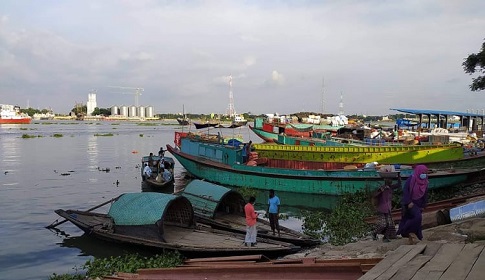 ভৈরবের মেঘনা ফেরিঘাট এলাকায় ইজারা নিয়ে নানা অভিযোগ