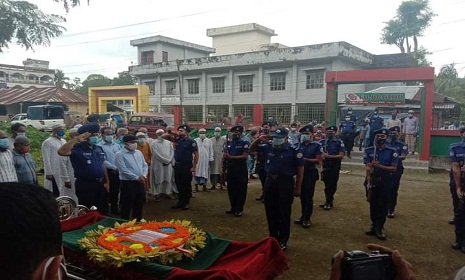 গলাচিপায় রাষ্ট্রীয় মর্যাদায় বীর মুক্তিযোদ্ধার দাফন সম্পন্ন
