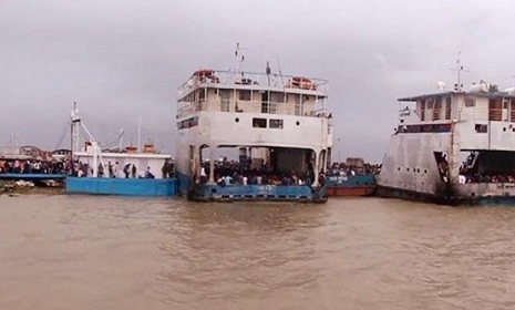 ১২ ঘণ্টা পর শিমুলিয়া-বাংলাবাজারে ফেরি চালু