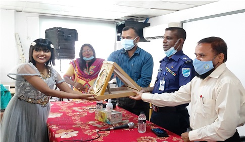 দশ বছরের শিক্ষা জীবনে ১১টি জাতীয় পুরস্কার নৈঋতার