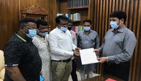 গাজীপুর প্রেসক্লাব দখলের প্রতিবাদে প্রধানমন্ত্রী বরাবর স্মারকলিপি