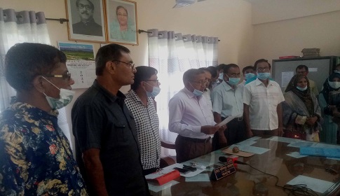 আড়পাড়া ড্রিগ্রী কলেজেরে বিরুদ্ধে বিভিন্ন সামাজিক মাধ্যমে অপপ্রচার চালানোর অভিযোগে সংবাদ সম্মেলন