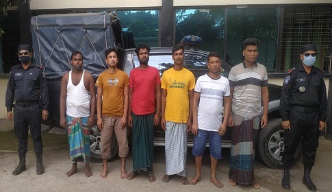 মধুখালীতে বিকাশ প্রতারক চক্রের ৬ সদস্য আটক
