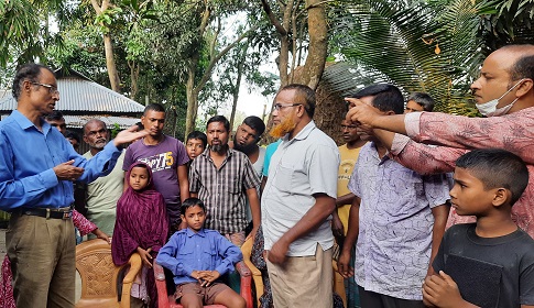 অচেনা প্রাণী নয় জলাতংঙ্কে আক্রান্ত শিয়ালের ভয়ে পলাশবাড়ীর মানুষ