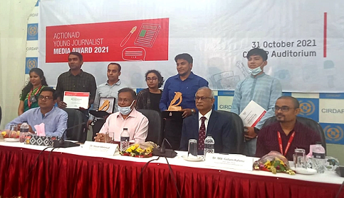 গণমাধ্যমের বিকাশ হলেও লেখার মান বাড়ছে না : তথ্যমন্ত্রী