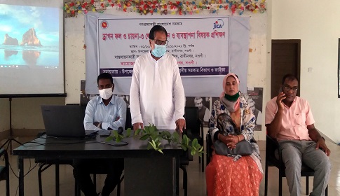 রাণীনগরে ড্রাগন ফল ও লেবু উৎপাদনে প্রশিক্ষণ